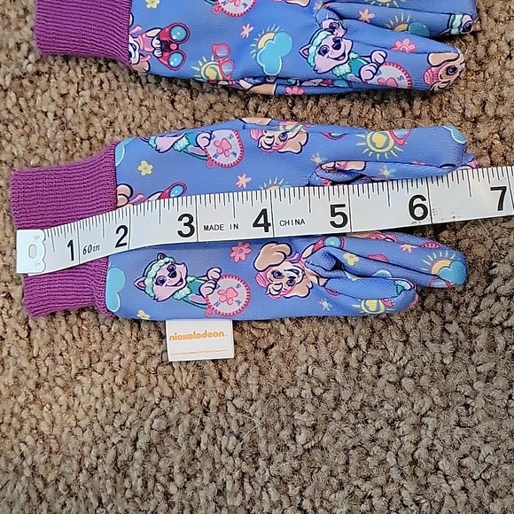 Paw Patrol gardening gloves - Size Toddler - Picture 4 of 6